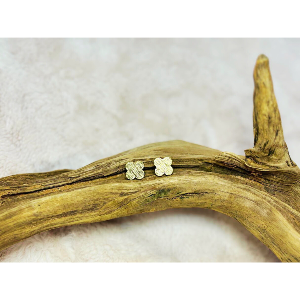 Brushed gold clover stud earrings