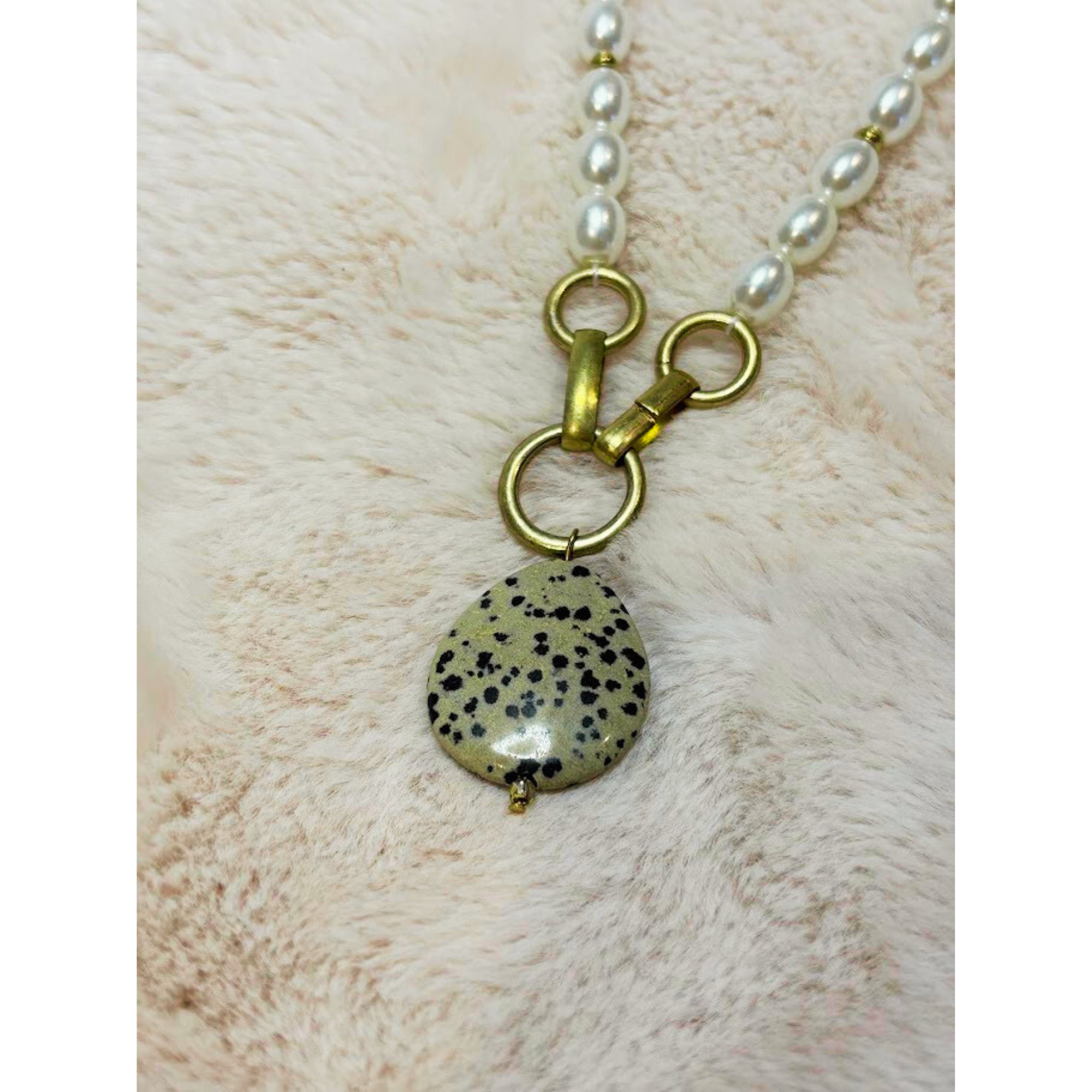20 inch pearl necklace with dalmatian pendant