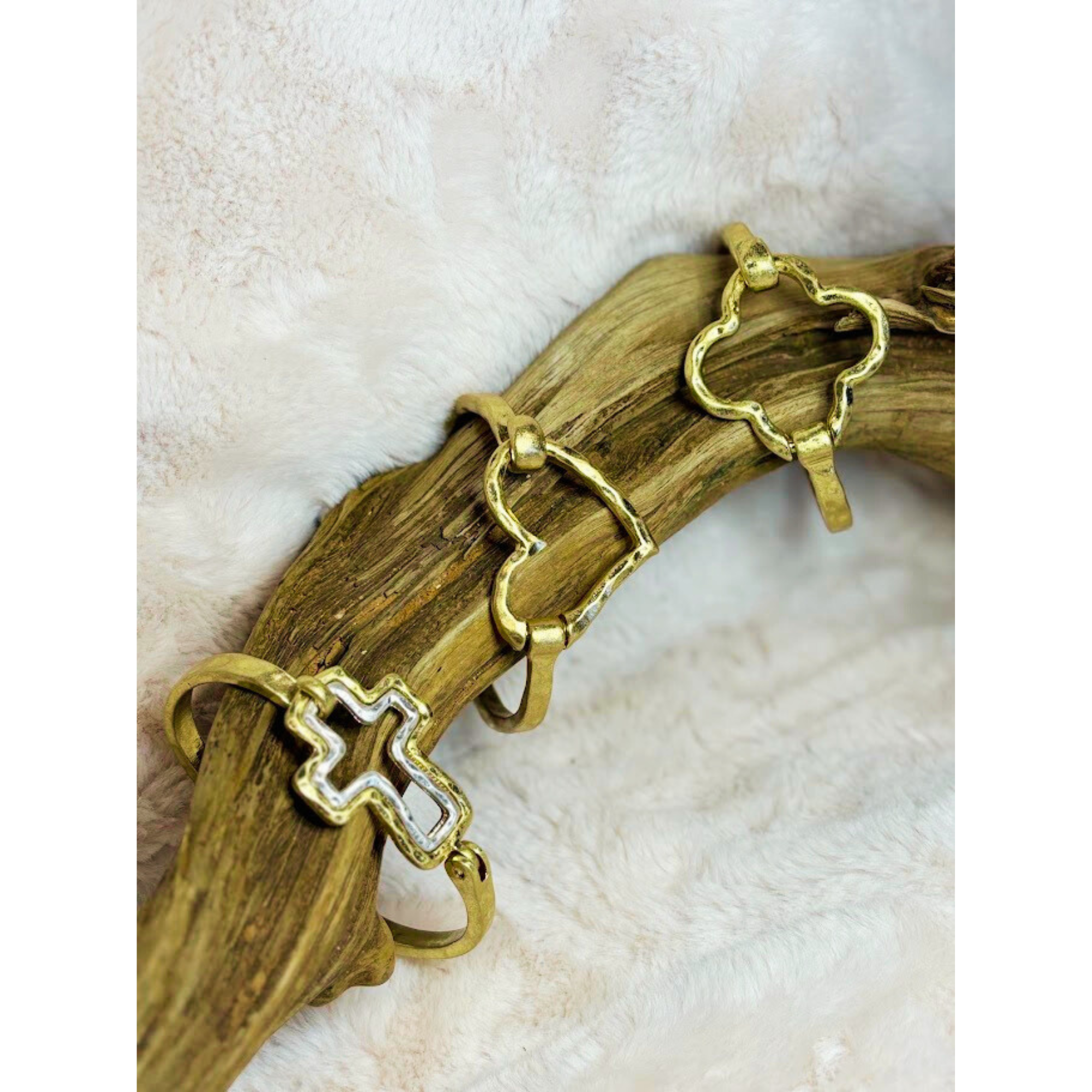 Hammered Gold Clover Bracelet
