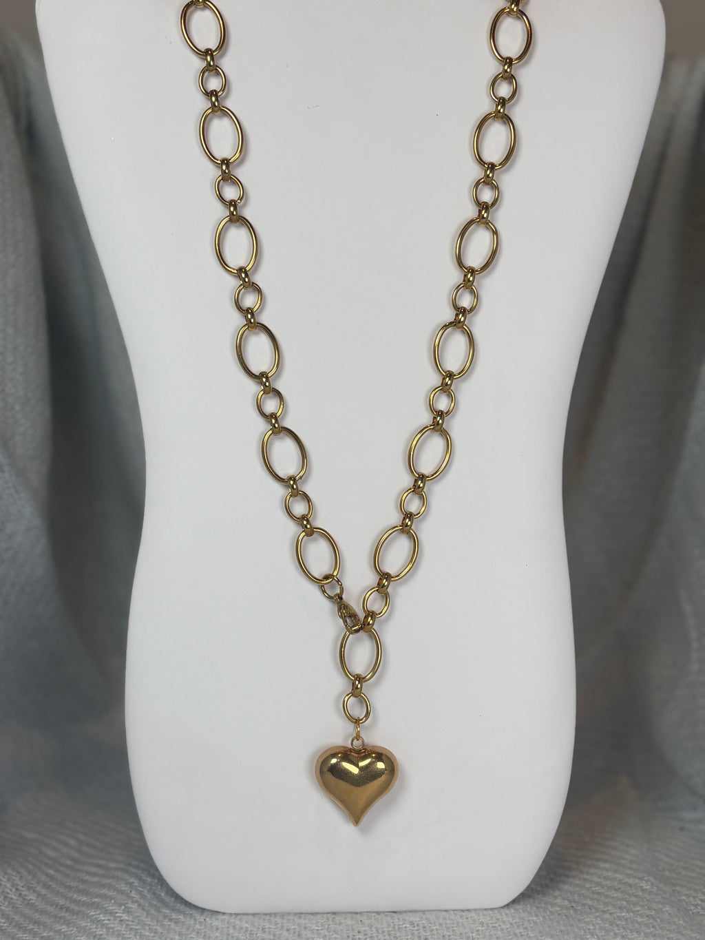 28 inch chain with heart pendant