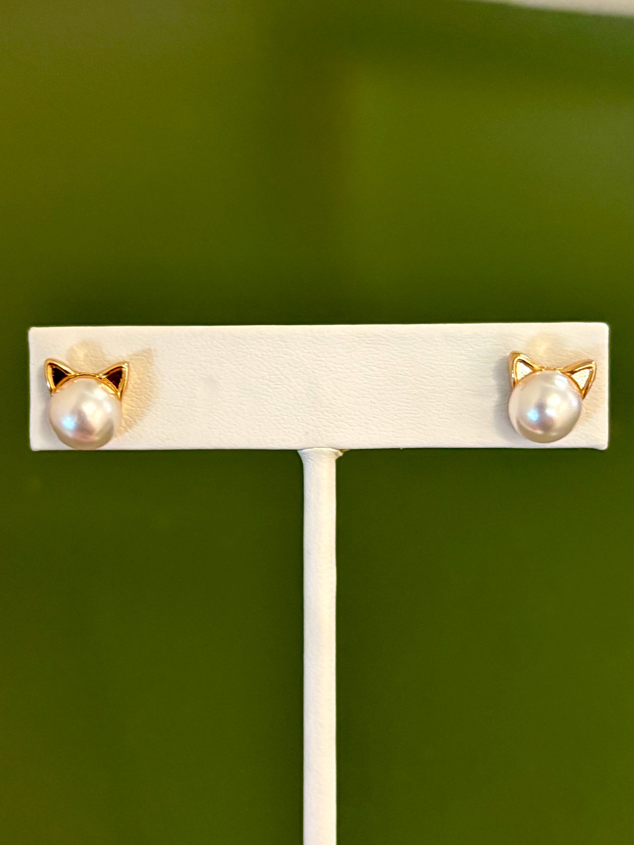 Purrl Stud Earrings