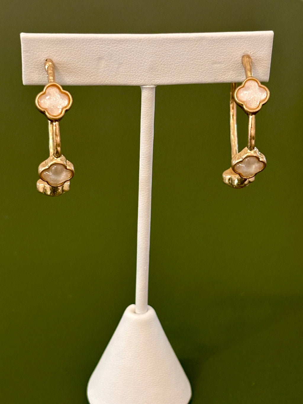 Quatrefoil Stone Hoop White and Gold Earrings