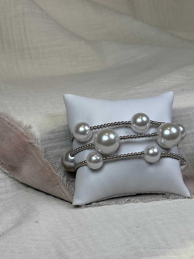 Chunky pearl and silver bead stretch bracelet set