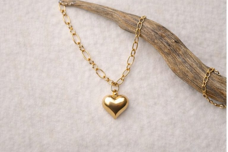 28 inch chain with heart pendant