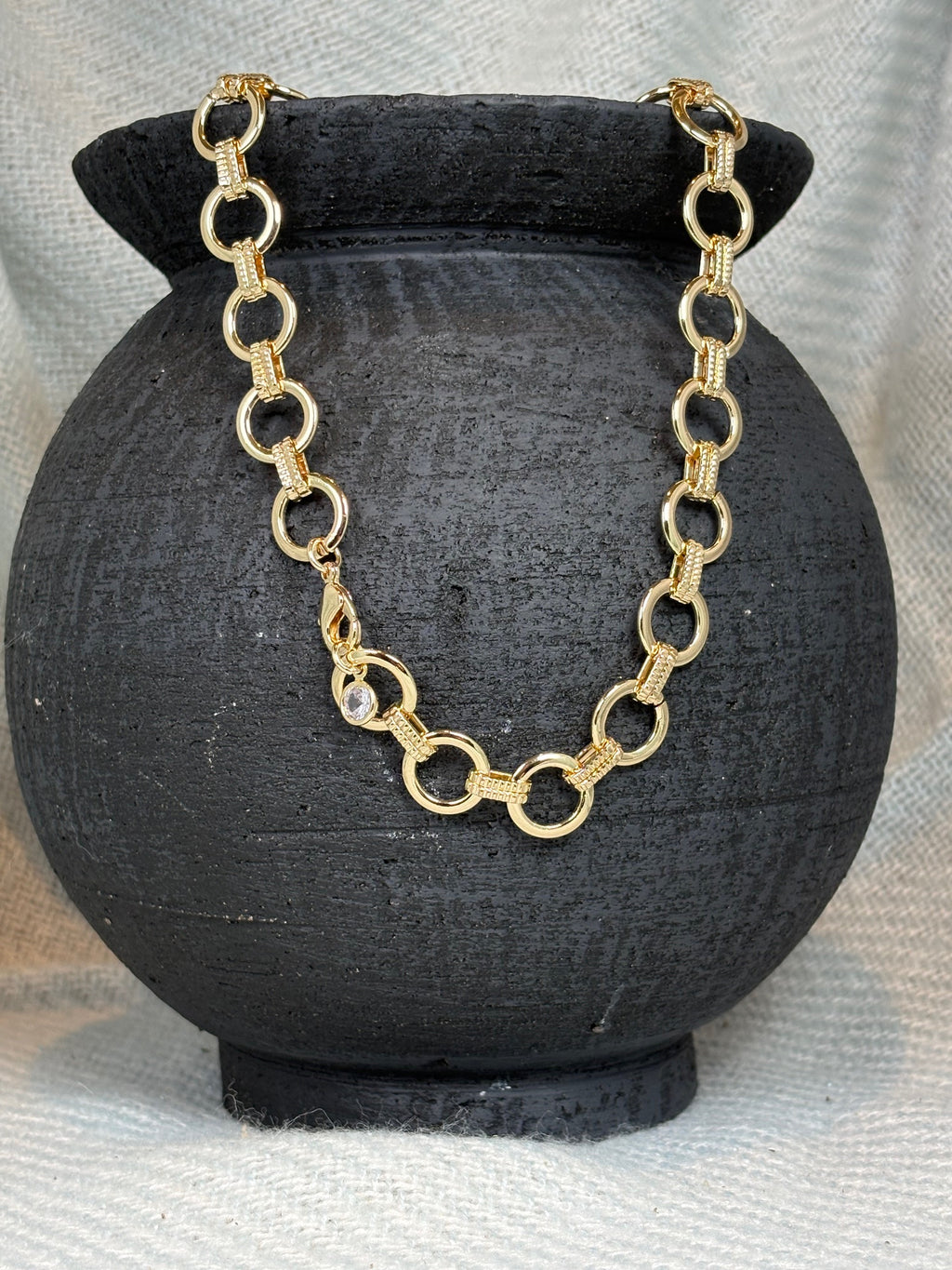 Gold Circle With Gold Etched Links Necklace