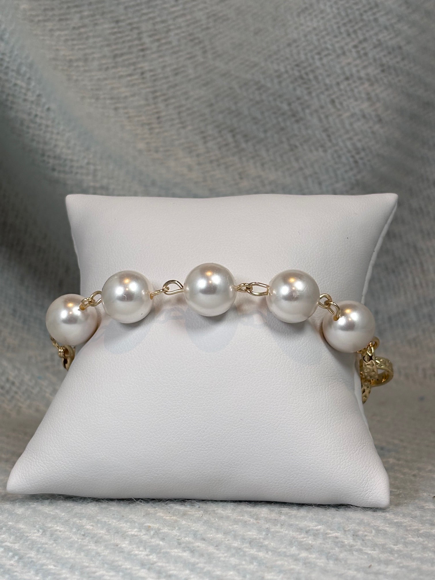 5 Pearl with Gold Circle Links Bracelet