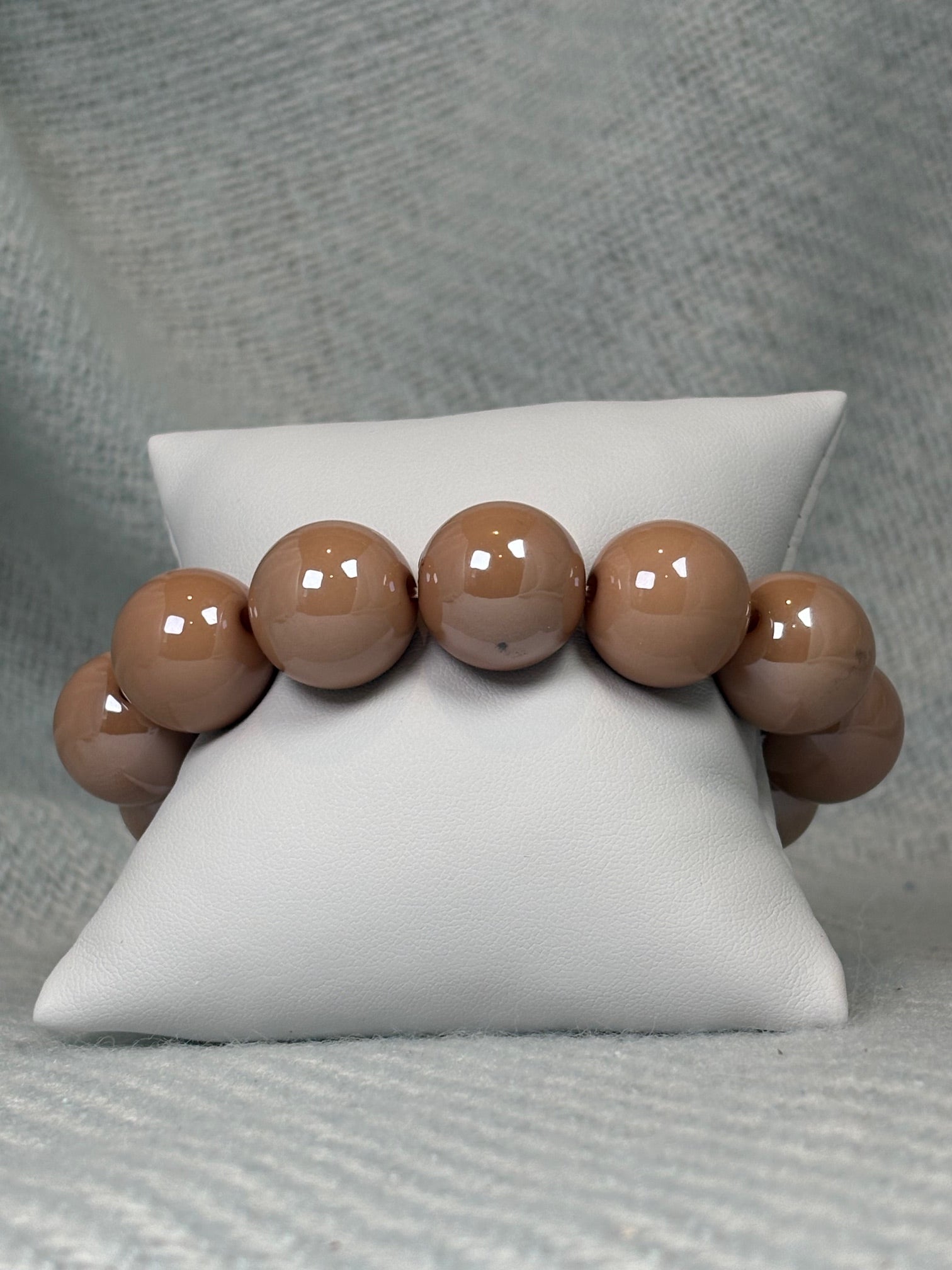 Large Shiny Taupe Ball Stretch Bracelet