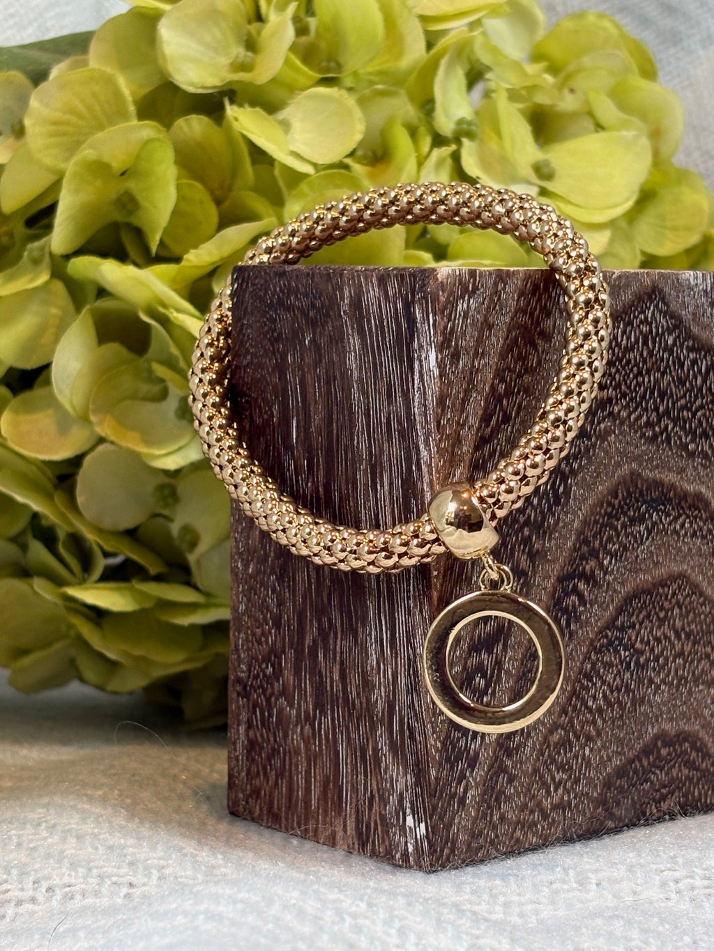 Gold Stretch Bracelet with Gold Circle