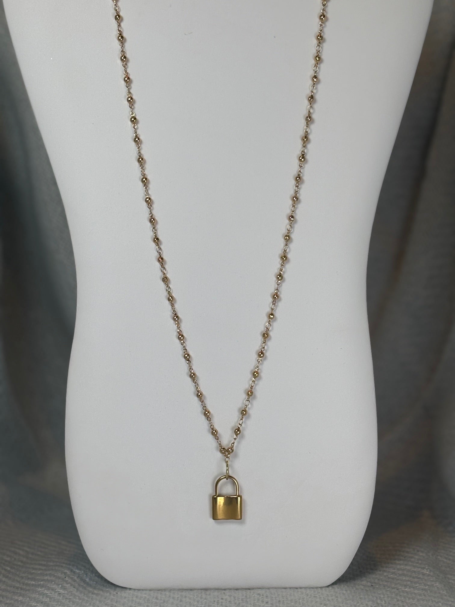 28 inch chain with padlock pendant