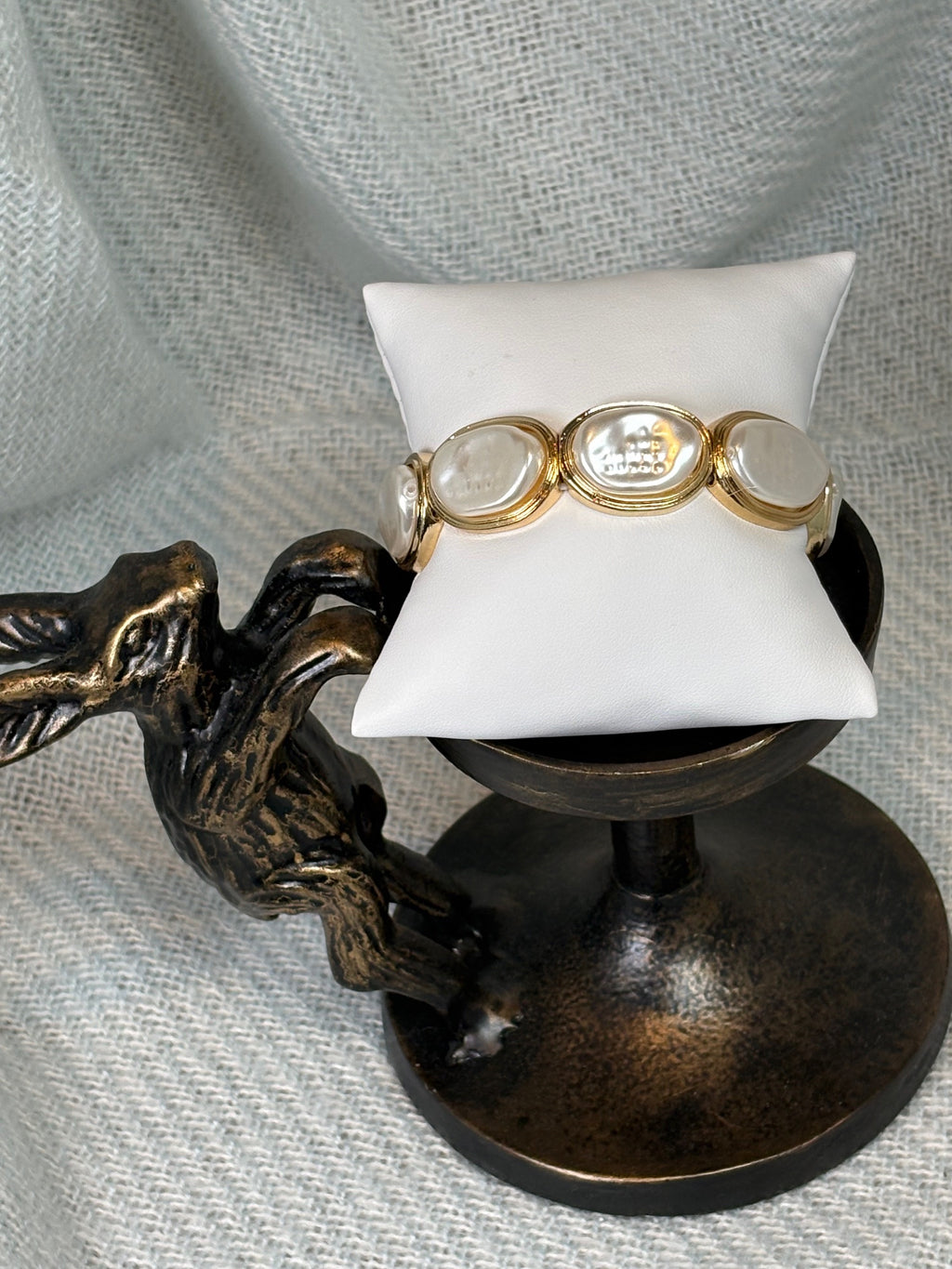 Chunky Flat Pearl and Gold Oval Stretch Bracelet