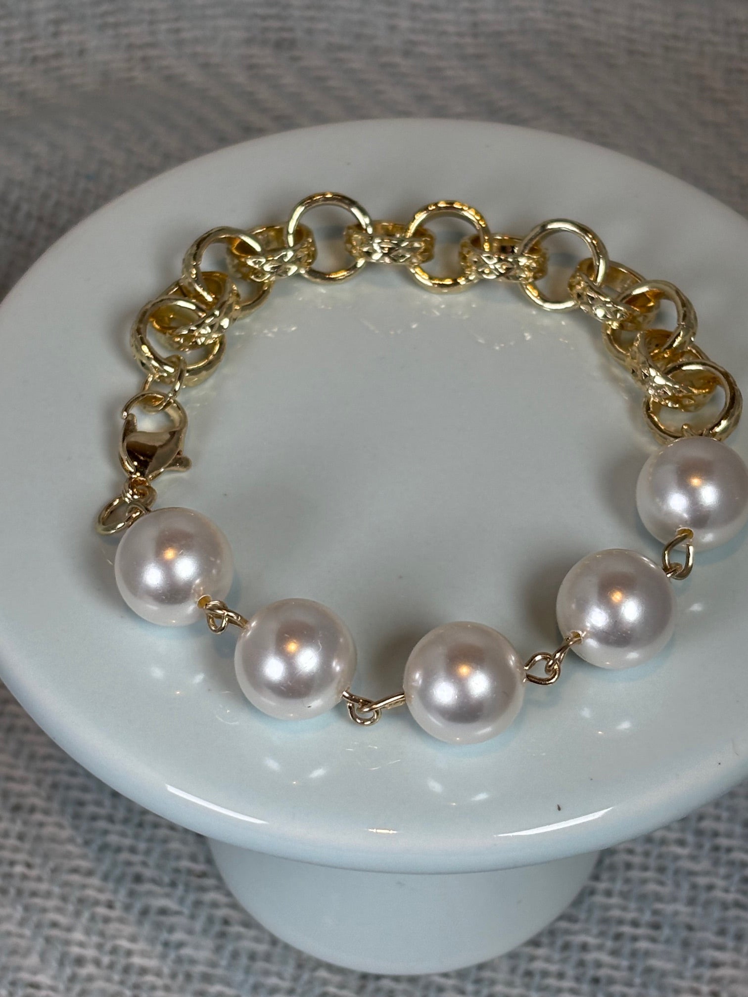 5 Pearl with Gold Circle Links Bracelet