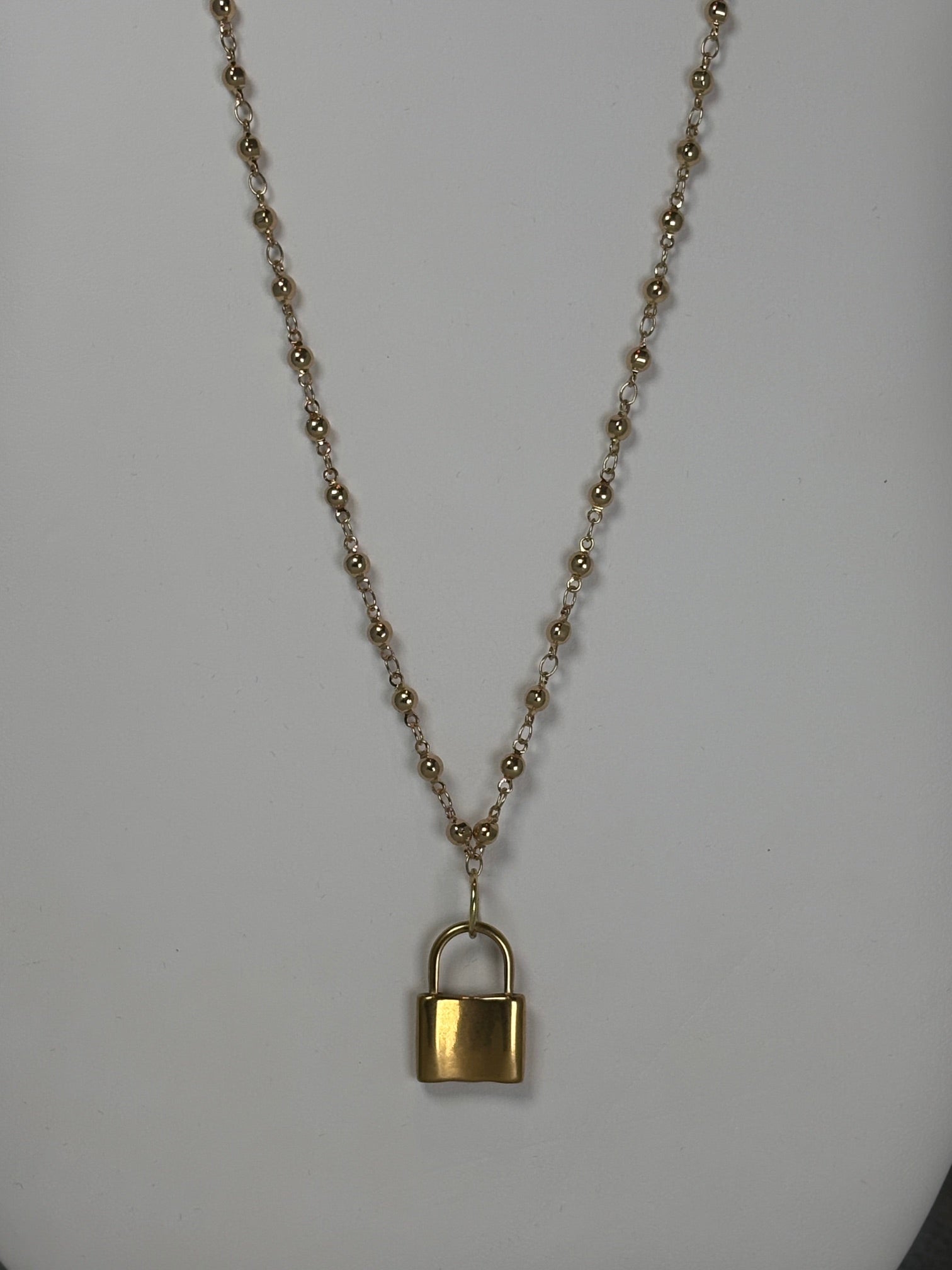 28 inch chain with padlock pendant