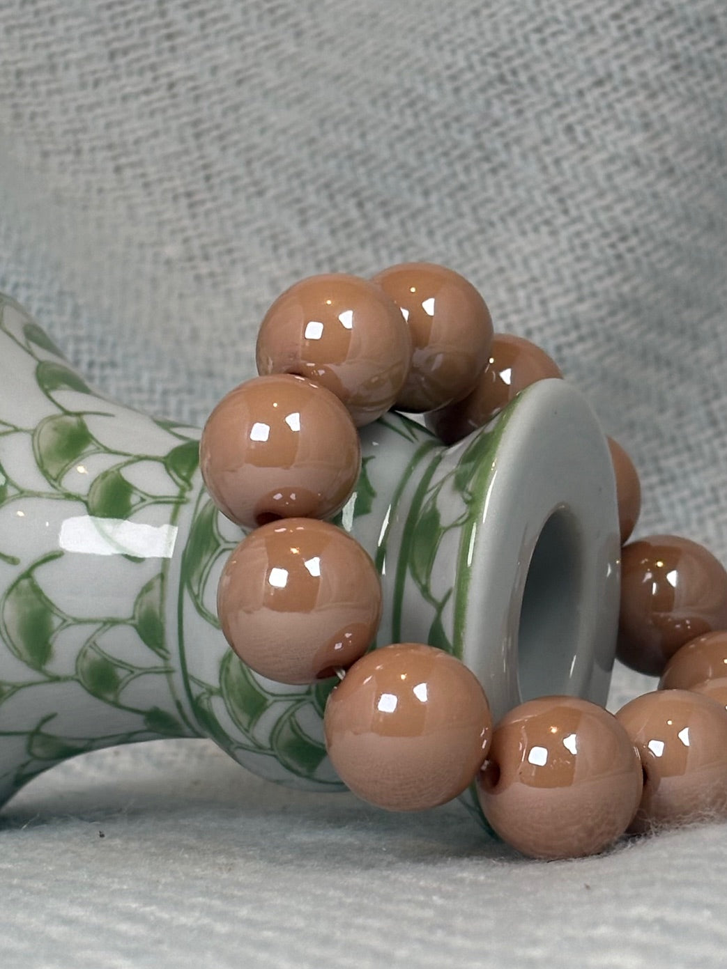 Large Shiny Taupe Ball Stretch Bracelet