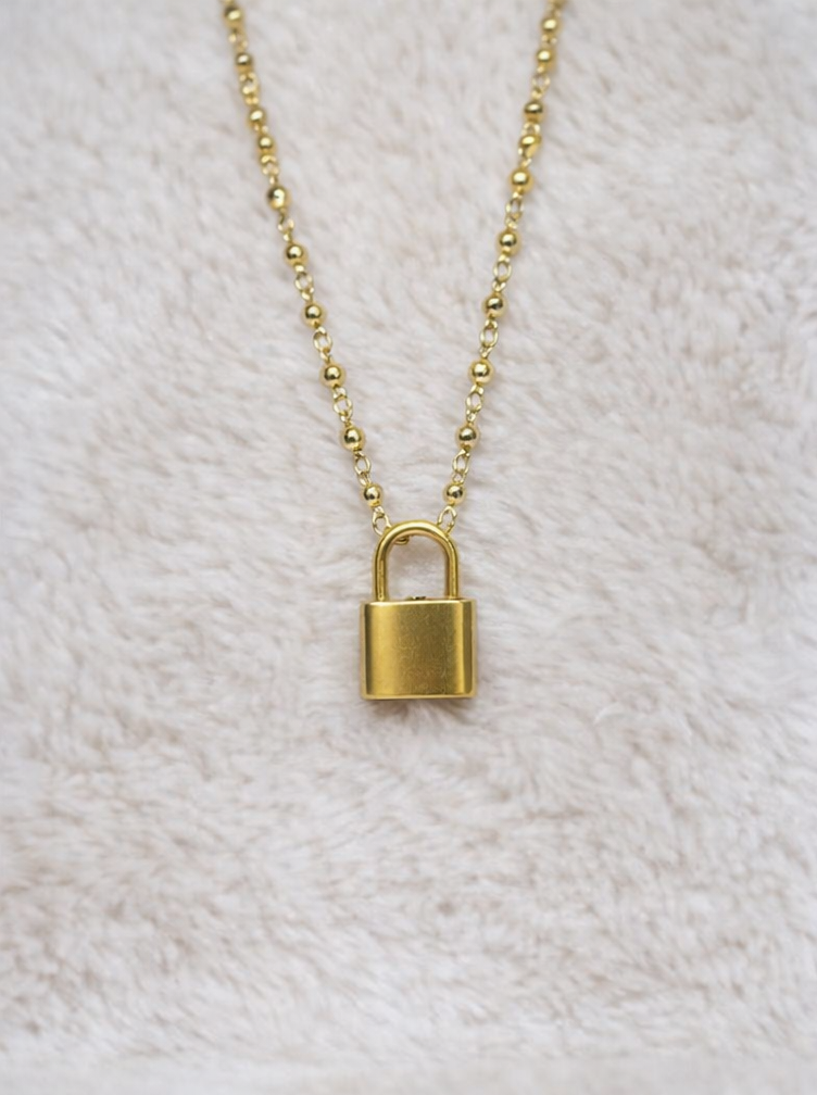 28 inch chain with padlock pendant