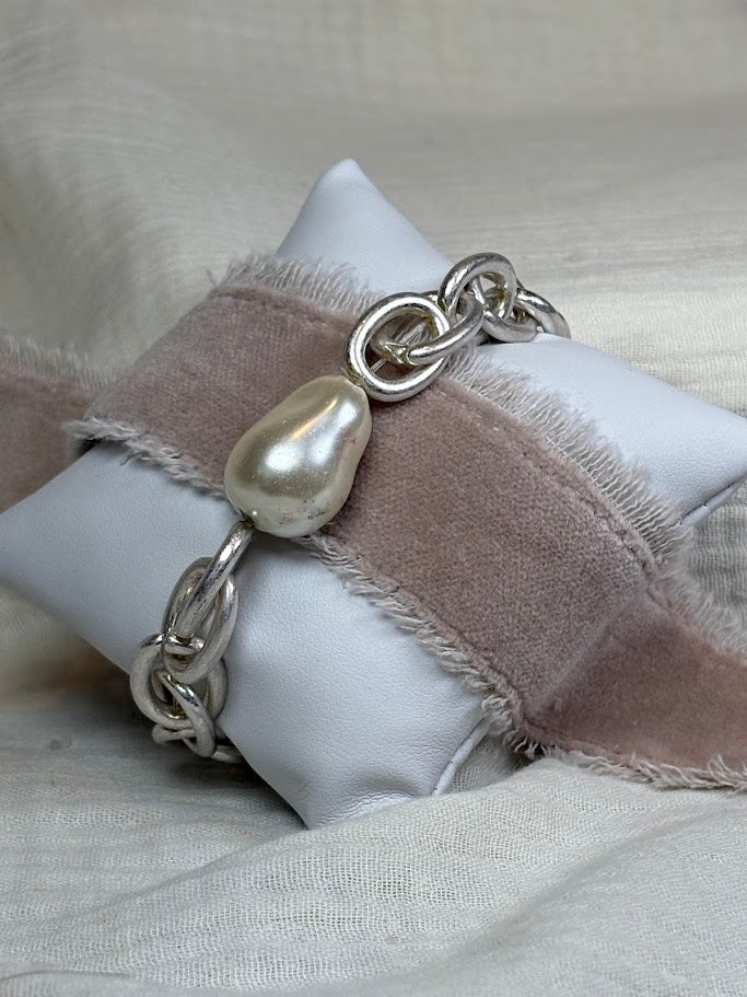 Silver Link Chain Stretchy Bracelet with Pearl